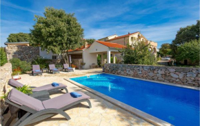 Nice Apartment In Garica With Wifi